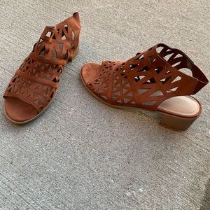 American Eagle Sandals Women’s size 12